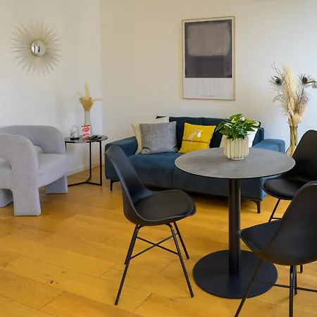 Le Mesange, Centre-ville *