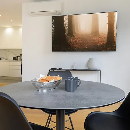 Le Mesange, Centre-ville *