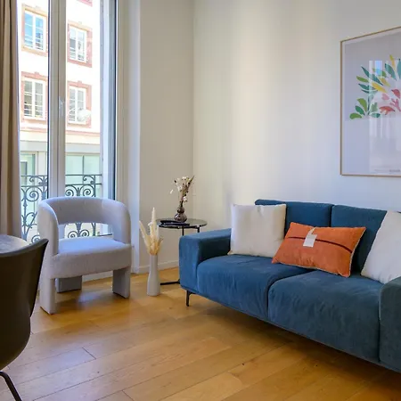 Le Mesange, Centre-ville